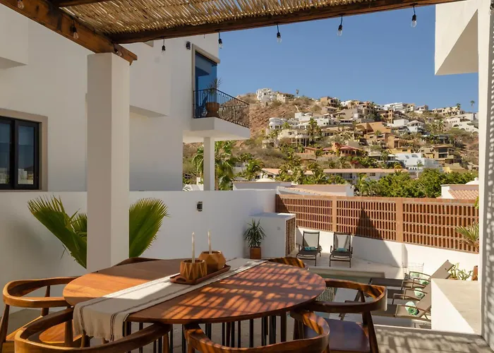 Casa Gallo, Heated Pool, Exclusive Beach & Great Location Cabo San Lucas